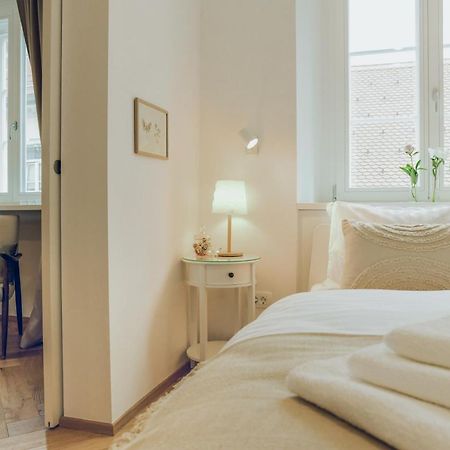 Stylish Apartment In Historical Center Ljubljana Exterior photo